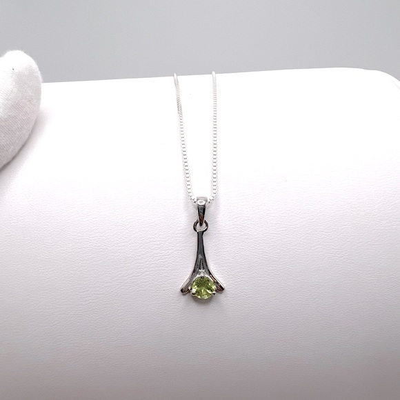 Genuine Peridot .925 Sterling Silver Necklace - Picture 5 of 12